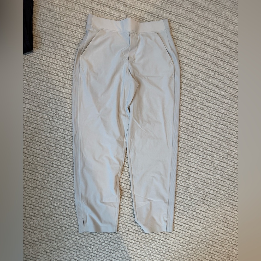 Athleta Brooklyn ankle pant. Size 6. New without tags. Never worn.